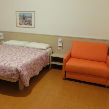 Al Pontesel Hotel Garda  Bagian luar foto