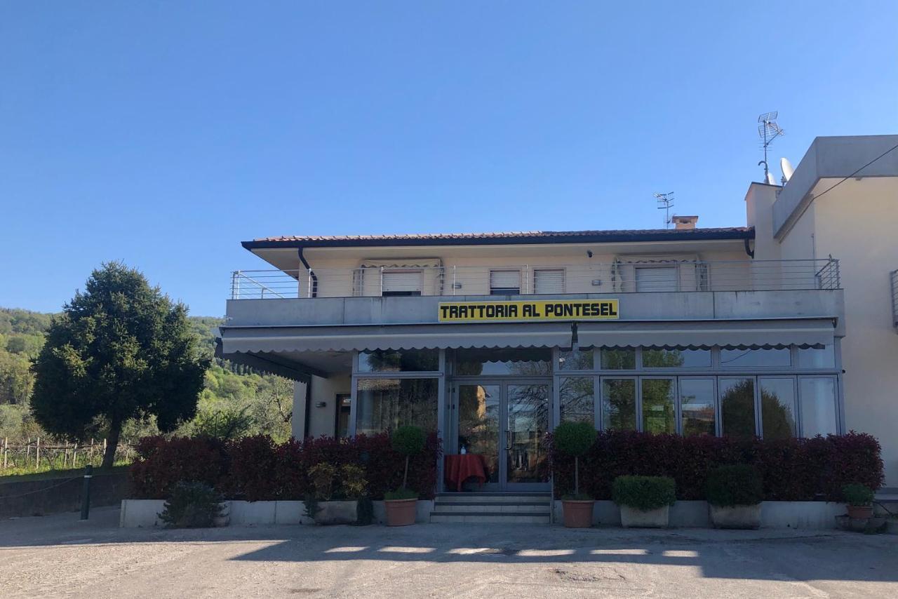 Al Pontesel Hotel Garda  Bagian luar foto