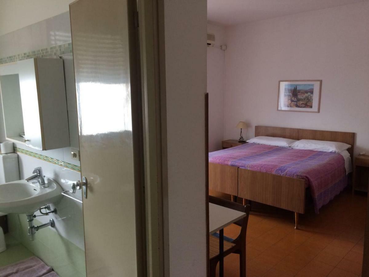 Al Pontesel Hotel Garda  Bagian luar foto