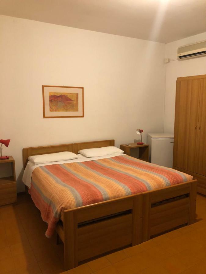 Al Pontesel Hotel Garda  Bagian luar foto