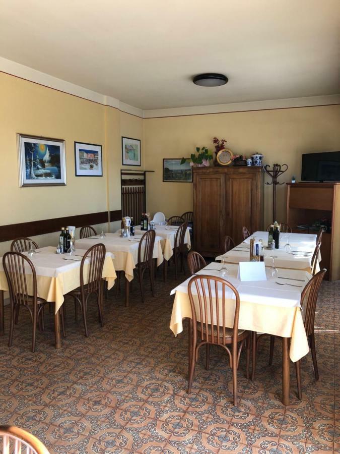 Al Pontesel Hotel Garda  Bagian luar foto