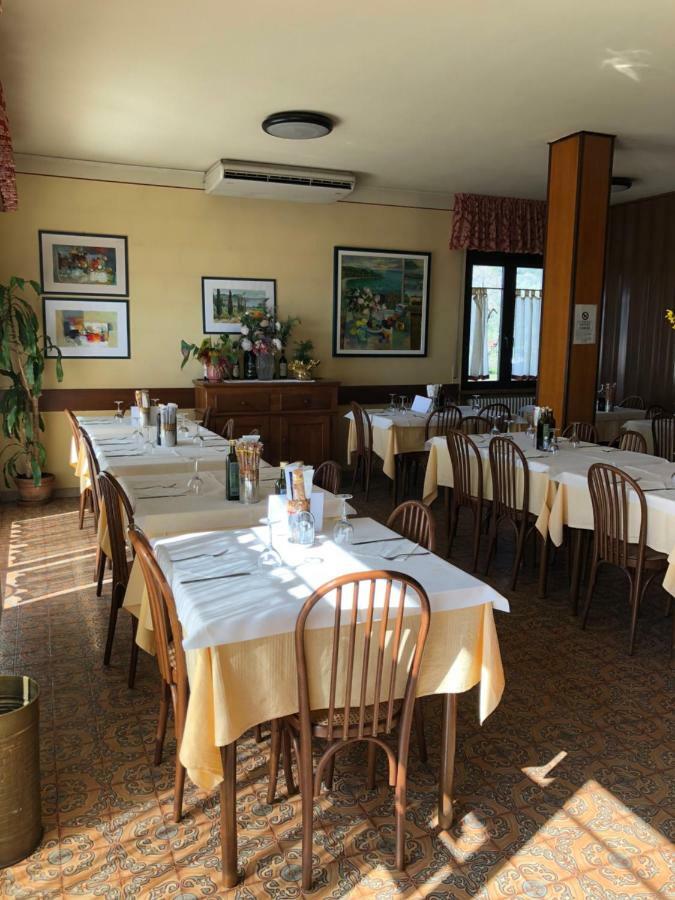 Al Pontesel Hotel Garda  Bagian luar foto